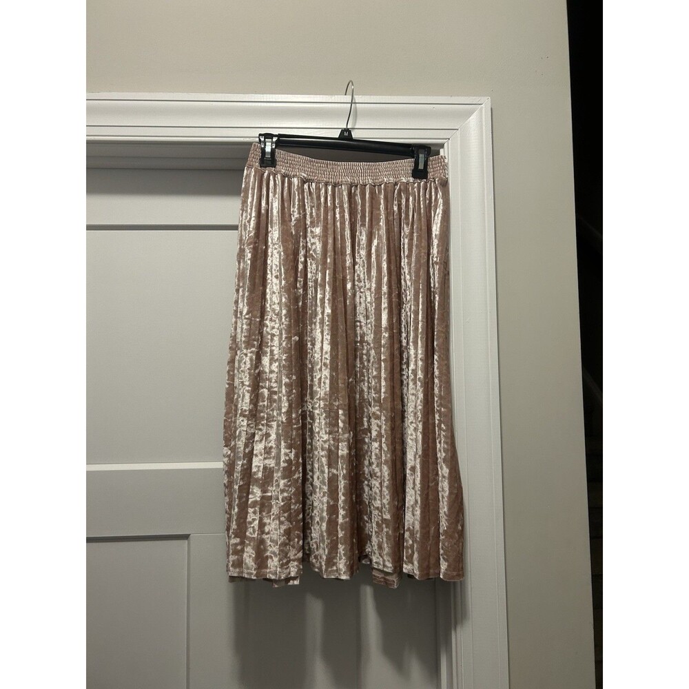 A New Day Pleated Skirt Size Medium Pink Velvet Stretch Waist Flowy Fairy Whimsy